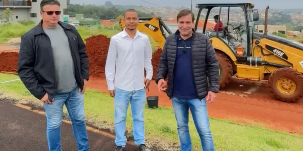 Prefeito Christiano Borges e vice-prefeito Pithy Boschetti acompanharam início das obras