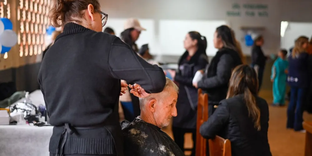 O evento foi estruturado para ser um “dia de cuidados” completo, oferecendo à comunidade diversos serviços de saúde e bem-estar