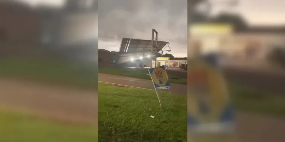 Ventania arranca telhado de posto