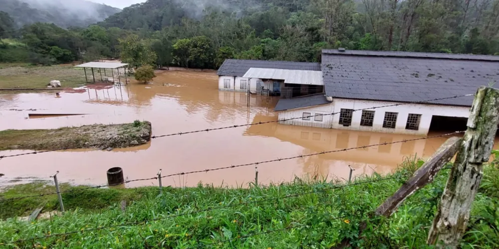 Área alagada em Castro