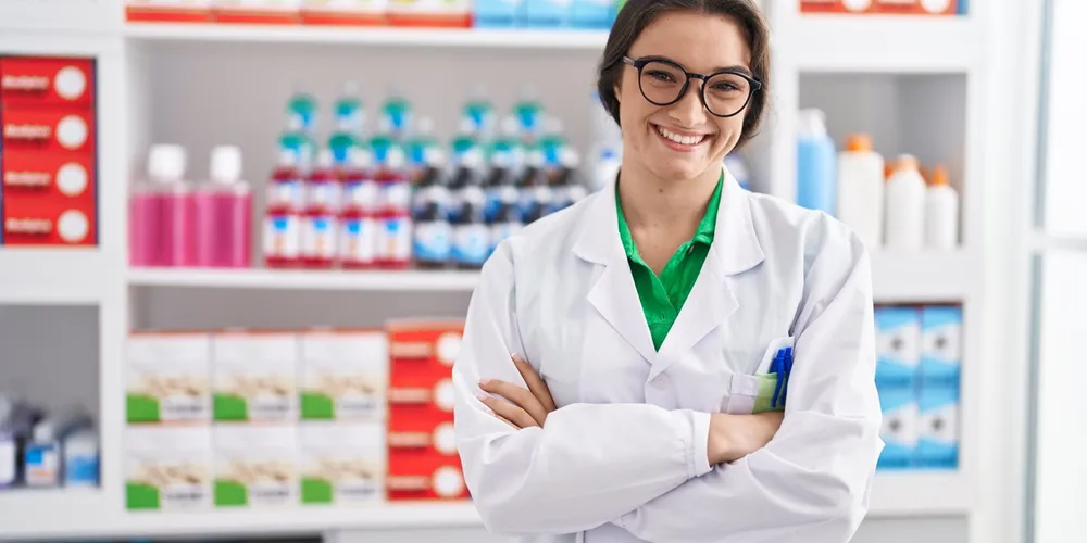 Entre os cursos de formação técnica está a opção de Farmácia, bem como Administração, Estética e Formação de Docentes