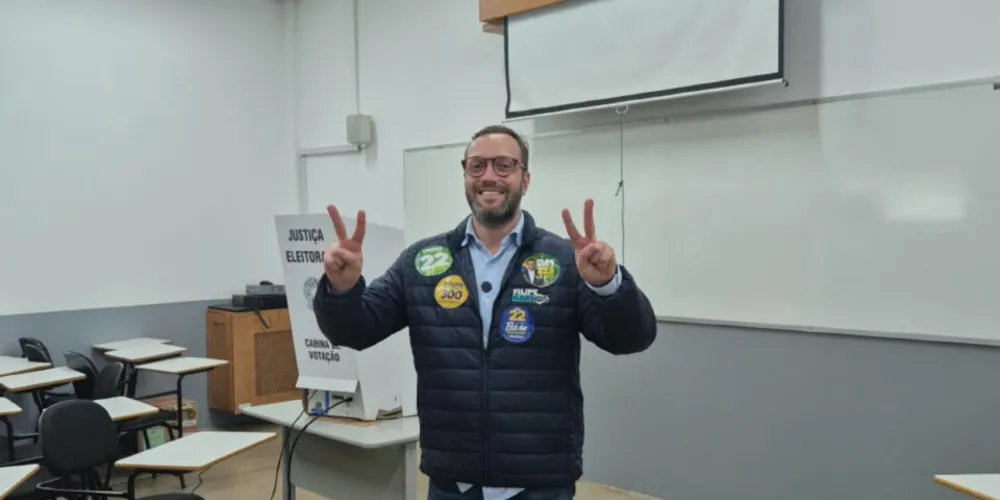 Candidato assume uma das duas cadeiras no Senado Federal