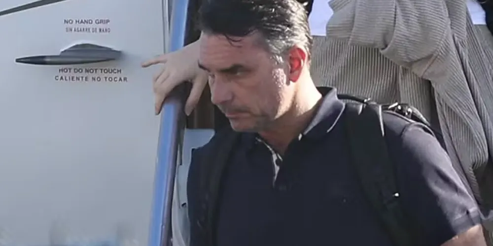Flávio Bolsonaro chegou nos Estados Unidos nesta quarta-feira (28)