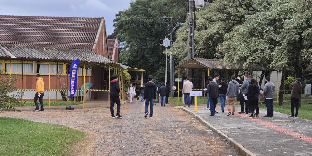 Pátio da Universidade Tecnológica Federal do Paraná (UTFPR)