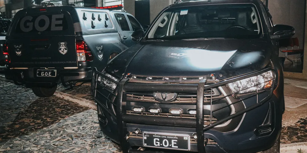 Equipe acionou os sinais sonoros e luminosos de parada, mas o motorista não obedeceu de imediato