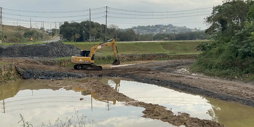Obras de limpeza no Lago de Olarias