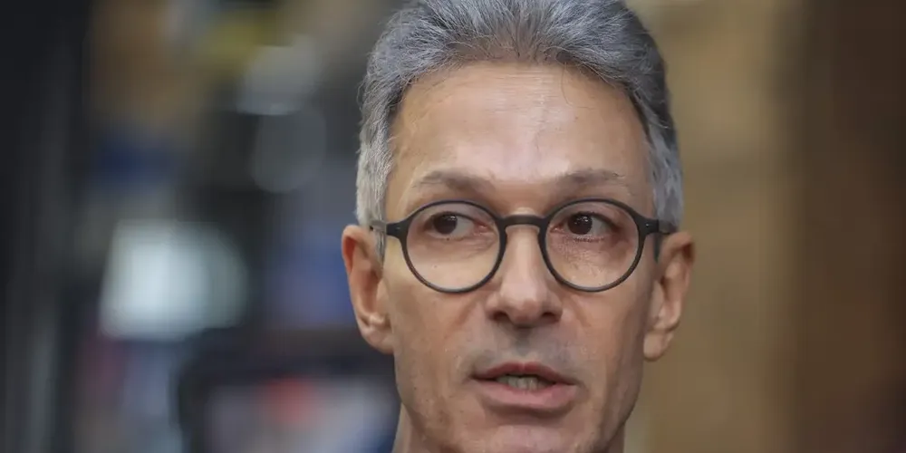 Zema justificou à imprensa que entrou com o celular na cabine de votação porque não teria sido informado para deixar o aparelho antes de votar
