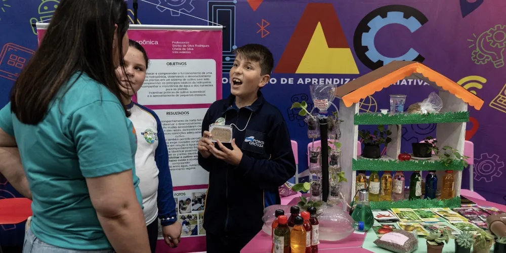 A iniciativa estimula a colaboração, o protagonismo dos estudantes e a busca por soluções para situações presentes na realidade em que estão inseridos