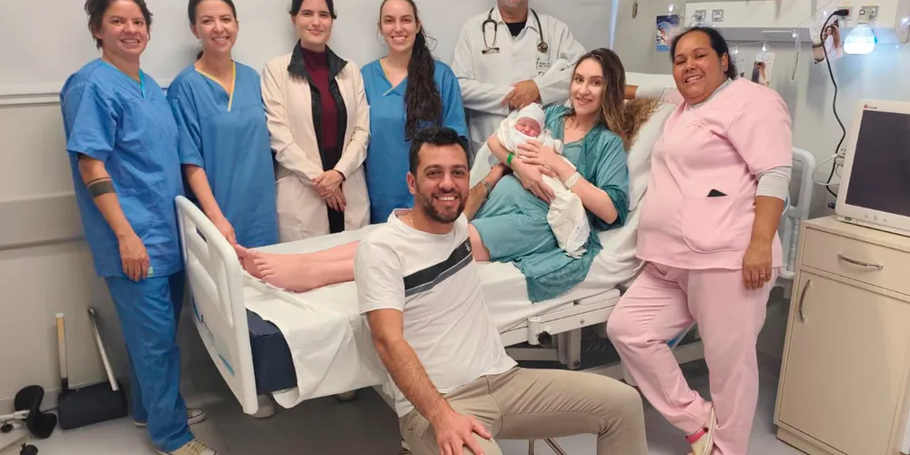 O menino nasceu saudável, grande e forte, pesando 3,138kg e medindo 48 cm, e vai ficar para a história de Ivaiporã