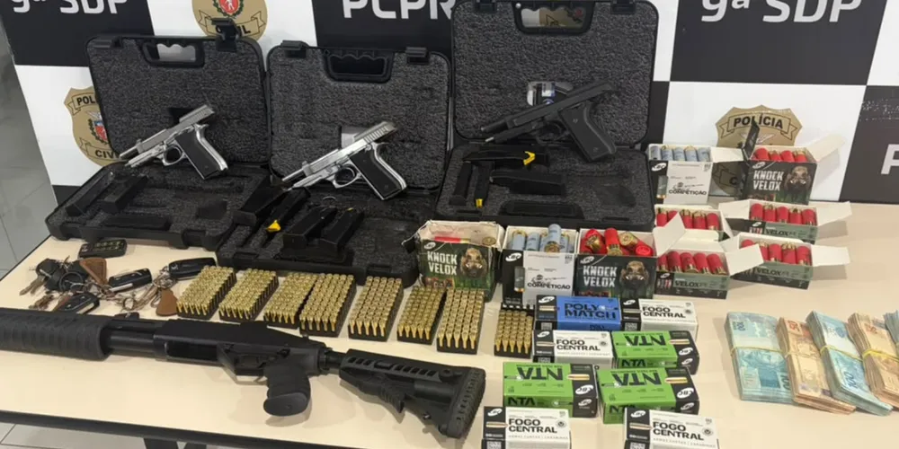 Operação da PCPR apreendeu dinheiro em espécie, armas, veículos e embarcações em cumprimento de mandados no Noroeste do Paraná