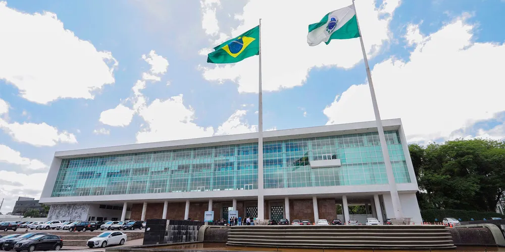 A administração pública começou a efetuar os pagamentos na última quarta-feira (02), e aproximadamente 93% dos funcionários já receberam os vencimentos até essa sexta-feira (04)