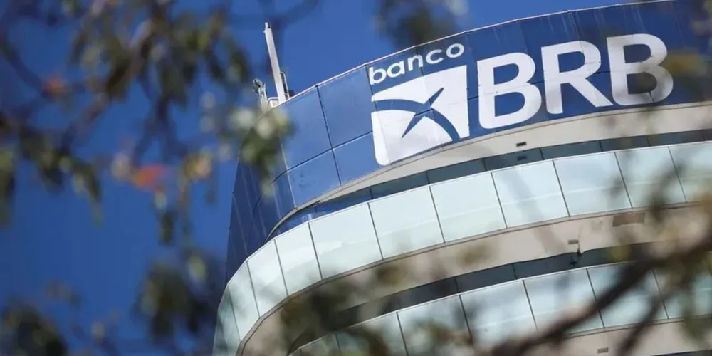 Fachada do Banco de Brasília (BRB), instituição pública envolvida em negociações suspeitas com o extinto Banco Master