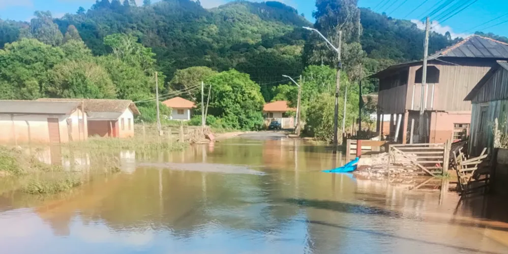 Segundo dados do Simepar, o acumulado no período ficou entre 100 e 140 milímetros