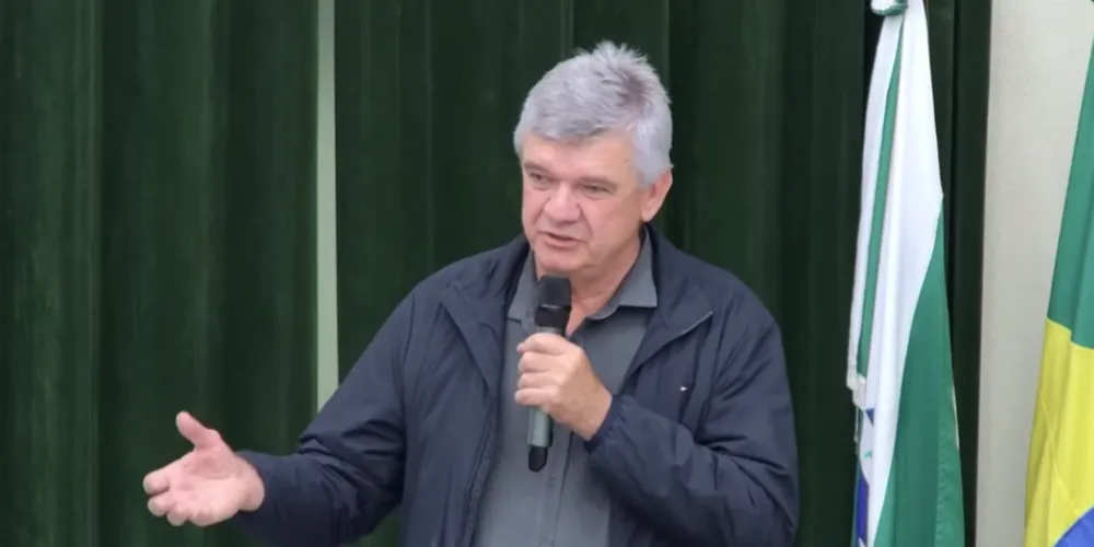 Prefeito de Jaguariaíva, Juca Sloboda, durante a audiência pública