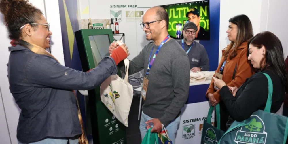 Estande do Sistema FAEP apresenta portfólio de cursos e ações educativas durante a Feira do Empreendedor em Curitiba