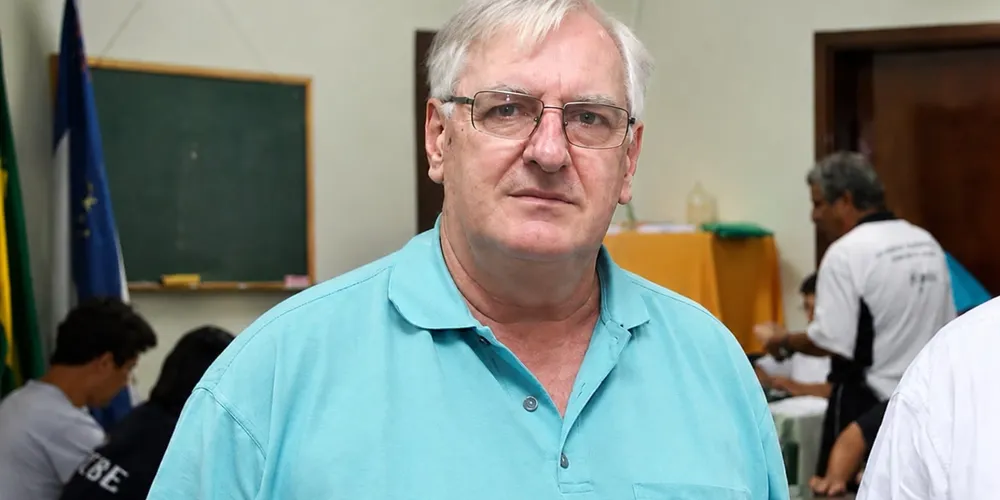 Professor Reinaldo Ansbach lecionou e atuou em cargos de gestão por mais de três décadas