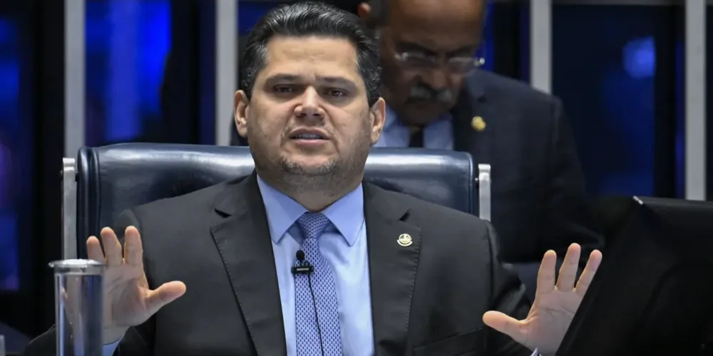 O presidente do Senado, Davi Alcolumbre (União-AP), durante atuação no plenário do Congresso Nacional