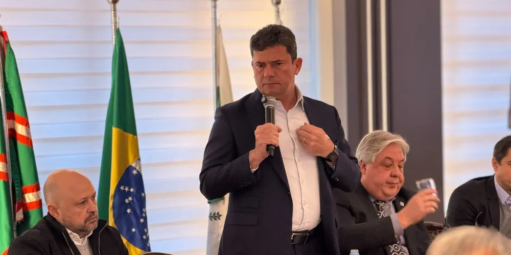 Sergio Moro (ao centro), candidato ao Governo do Paraná
