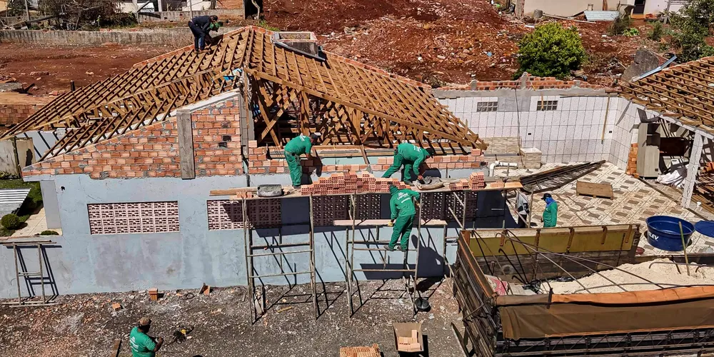 Poderão requerer o benefício moradores de imóveis contidos na área descrita pelo município no registro da ocorrência do desastre