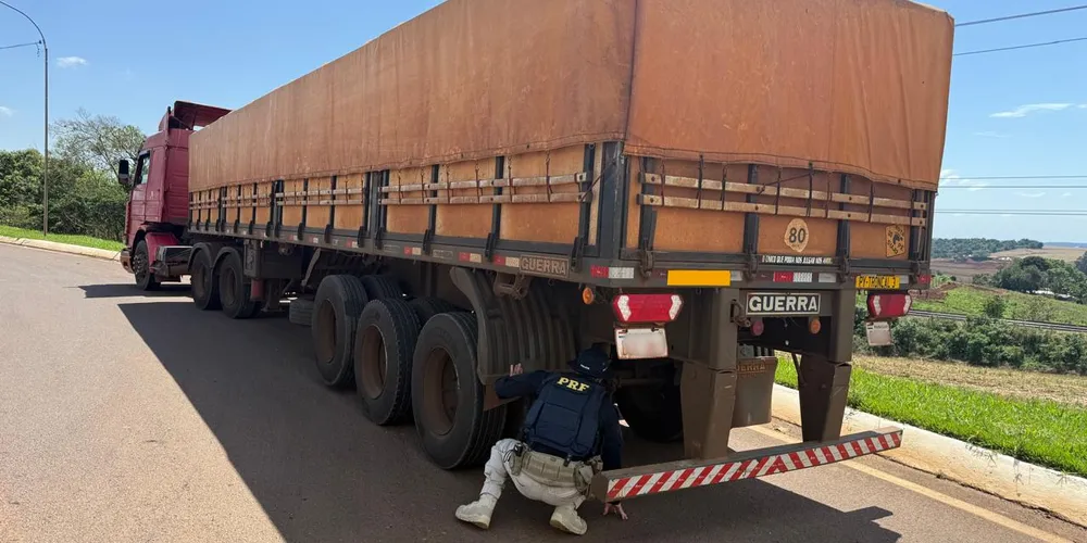 O proprietário foi autuado por permitir a condução por pessoa sem habilitação compatível