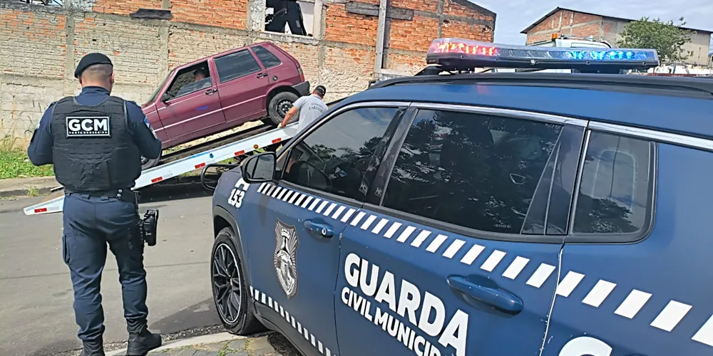 Uma equipe da Regional 01 foi até o endereço indicado e encontrou o veículo