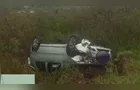 Passageira fica ferida após carro capotar na PR-170 em Pinhão