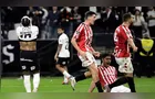 Memphis isola pênalti na eliminação do Corinthians e é vaiado