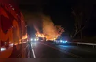 Motorista do Paraná morre após colisão entre caminhões em SP