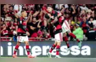 Flamengo vence Fluminense em dia de protestos e segue líder do Brasileirão