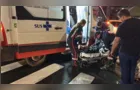 Buraco na via provoca queda de moto e deixa casal ferido no Centro de PG
