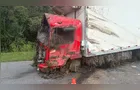 Motorista morre após caminhão cair em área alagada na BR-116 em Quatro Barras