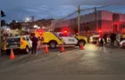 Motociclista de 25 anos morre após avançar preferencial e bater em carro em Curitiba