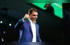 Enquete: Você concorda com a saída de Flávio Bolsonaro do Brasil?