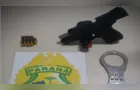 Homem é preso com pistola durante operação em Castro