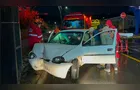 Casal fica ferido após colisão de carro contra poste em PG