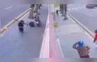 Dupla furta lanche de motoboy no Centro de Ponta Grossa
