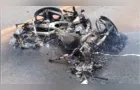 Moto pega fogo após colisão e motociclista fica gravemente ferido na PR-317