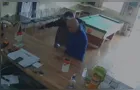 Empresário é assaltado em bar na região de Oficinas, em Ponta Grossa; veja vídeo