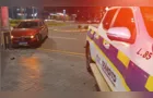 Motorista bate contra poste após se distrair com celular em Ponta Grossa
