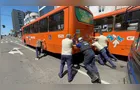 Ônibus quebra e bloqueia Avenida Vicente Machado em Ponta Grossa