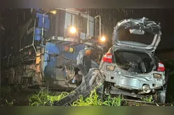 Câmera flagra momento em que carro é atingido por trem em PG; veja
