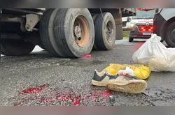 Mulher sofre fratura exposta após ser atropelada por caminhão em Ponta Grossa