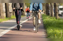 Patinetes, monociclos e outros dispositivos autopropelidos ganharam regras específicas em Ponta Grossa