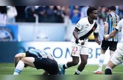 O Vasco empatou com Thiago Mendes e virou com Colidio