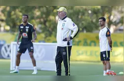 Carlo Ancelotti durante treino da Seleção Brasileira neste sábado (26) em Brisbane, na Austrália