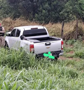 Uma caminhonete S10 se envolveu no acidente