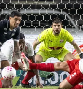 Remo busca empate com Bragantino, mas segue longe de deixar Z4