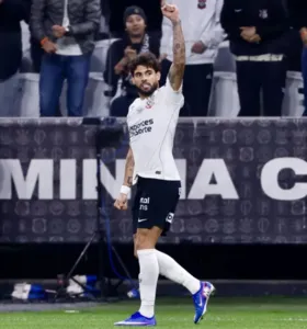 Corinthians empata com Vitória e evita nona derrota seguida no Brasileirão