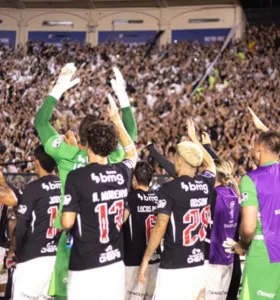 Vasco vence Santa Fe e volta à semifinal da Sul-Americana após 15 anos