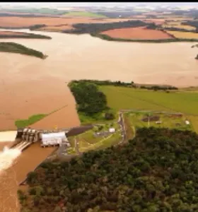 Vídeo mostra nível da água na barragem da Usina de Tibagi